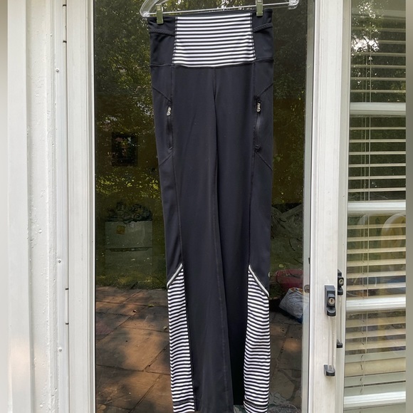 Lululemon Run: Ice Queen Pant. Size 6. - Picture 4 of 12